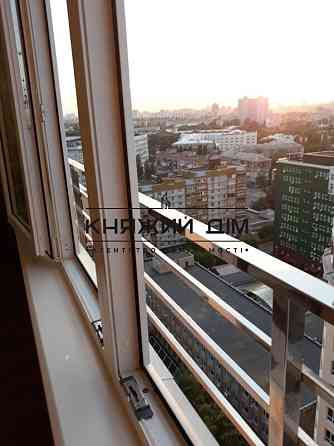Оренда Квартира 2-кімнатна, 23/26 поверх на Урицкого ул./ Липкивского Василия Kiev