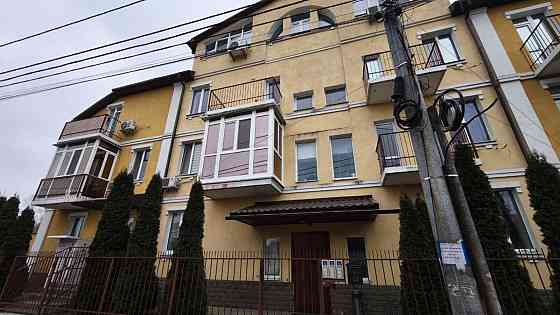 Продаж Квартира 2-кімнатна, 3/4 поверх на Левадна вул., 56 Kiev