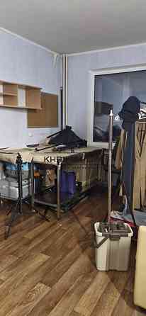 Продаж Квартира 3-кімнатна, 21/25 поверх на Урловская ул. Киев