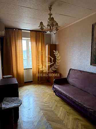 Продаж Квартира 3-кімнатна на Леся Курбаса пр-т, 18 Kiev