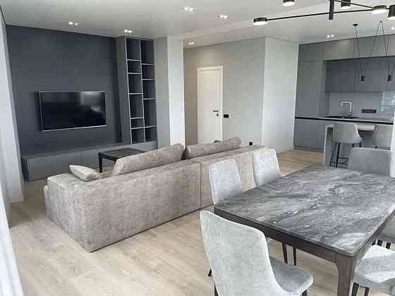 Оренда Квартира 3-кімнатна, 30/36 поверх на ул. Академика Заболотного Kiev