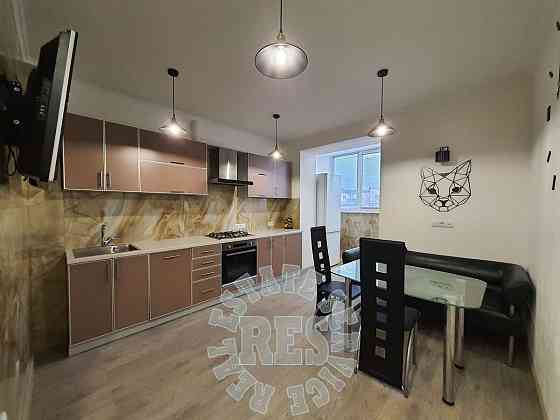 Оренда Квартира 2-кімнатна, 4/9 поверх на Озерна, 4-А Киев