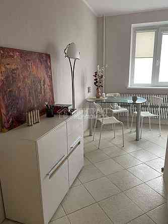 Оренда Квартира 2-кімнатна, 16/16 поверх на вул. Балакірєва Харьков