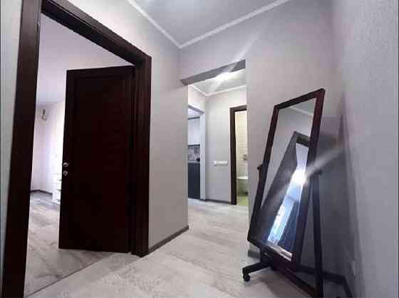 Оренда Квартира 1-кімнатна, 17/19 поверх на улица Драгоманова, д.1 Київ