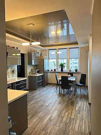 Продаж Квартира 2-кімнатна, 22/25 поверх на Урлівська вул., д. 40 Киев