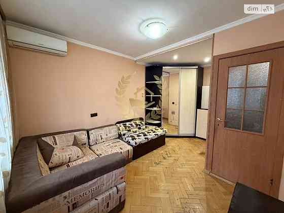 Продаж Квартира 1-кімнатна на Копыловская ул., 10А Київ