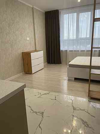 Оренда Квартира 1-кімнатна, 10/27 поверх на Бажана Миколи, 17а Киев