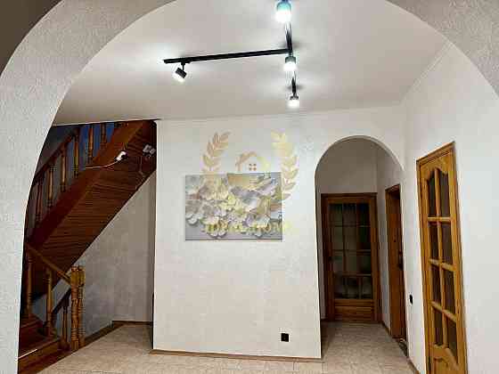 Продаж Будинок 6-кімнатний на Полевая ул., 4 