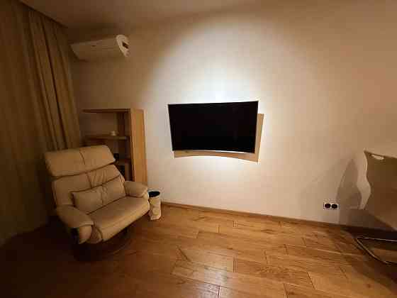 Продаж Квартира 2-кімнатна, 6/9 поверх на Дмитра Луценка вул., д. 10-А Киев