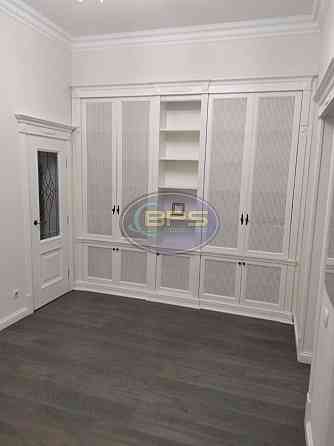 Продаж офісне приміщення на вул. Коблевская поверх - 1/3 Одеса