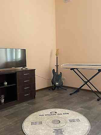 Оренда Квартира 2-кімнатна, 19/19 поверх на Дніпровська, 13 Київ