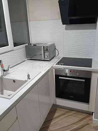 Продаж Квартира 3-кімнатна, 6/10 поверх на вул. Лопанська Харків