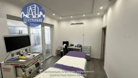 Сдаётся Помещение в жилом доме площадь 129 кв.м 1-й этаж Черновцы Руданського 24 Черновцы