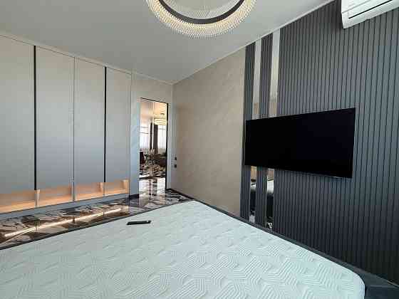 Продаж Квартира 1-кімнатна, 30/36 поверх на Берестейський вул., д. 11 Kiev