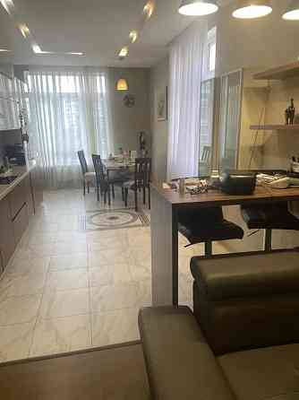 Продаж Квартира 4-кімнатна, 4/13 поверх на вул. В'ячеслава Чорновола L'viv