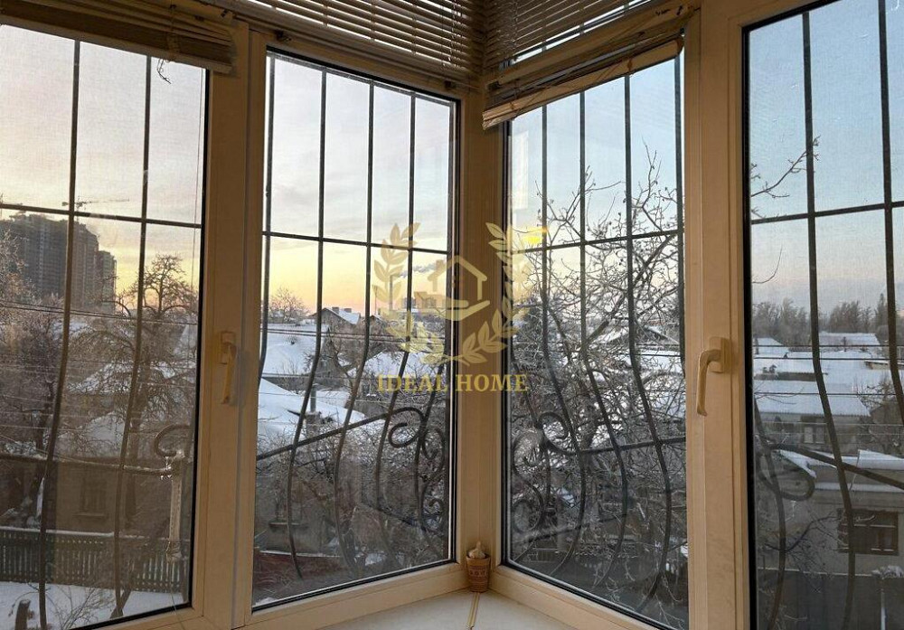 Продаж Квартира 3-кімнатна на Хмельницкая ул., 10 Київ - фото 2