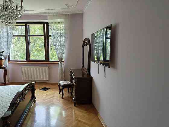 Продаж 4к Квартира 155.3 кв.м Героїв Крут вул. Львів