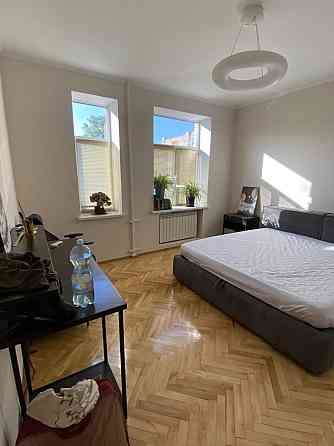 Оренда Квартира 2-кімнатна, 4/5 поверх на Капиловська 2а Київ