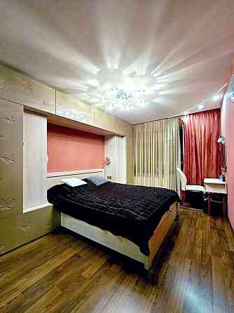 Продаж Квартира 3-кімнатна, 7/9 поверх на Березинская ул., 32 Дніпро