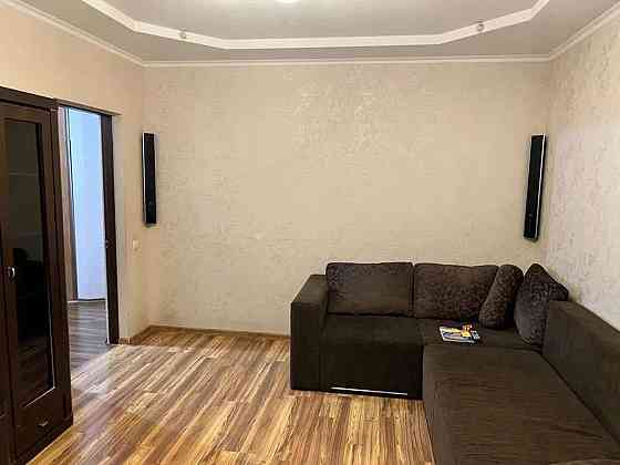 Оренда Квартира 3-кімнатна, 2/14 поверх на ул. Вишняковская Київ