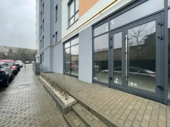 Продаж Приміщення в житловому будинку площа 169 кв.м 1-й поверх на вул. хлібна Львів