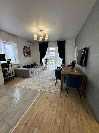 Продаж Будинок 4-кімнатний на вул. Межева 