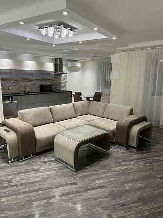 Продаж Квартира 3-кімнатна, 3/14 поверх на Вишняківська вул., д. 13 Kiev