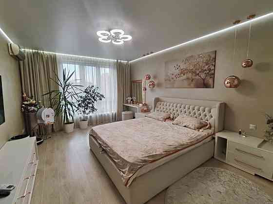 4-кімнатна, вул. Метрологічна 54, Голосіївський р-н, Феофанія Kiev