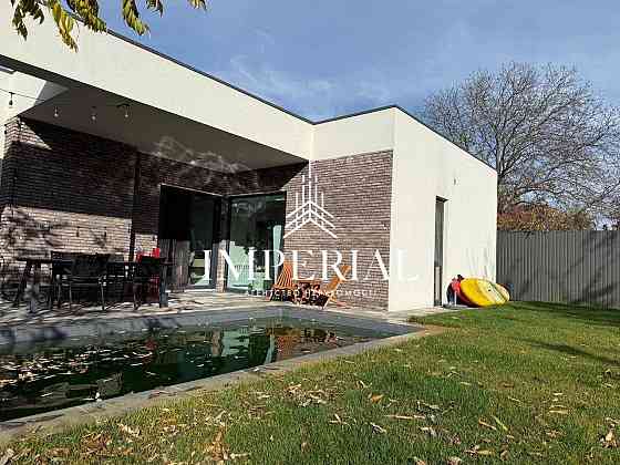 Продаж Будинок 4-кімнатний на вул. Садовая Київ