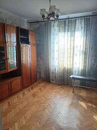 Продаж Квартира 4-кімнатна, 13/16 поверх на Градинська вул., д. 18 Київ