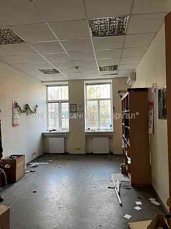 Оренда Будинок 25-кімнатний на Хохлових Сім'ї вул., 8 Київ