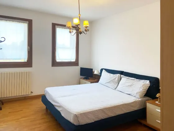 Продажа 3-этажный Дом с участком 13 сот 180 кв.м 5 комн. на Via Eligio Porcu Венеция