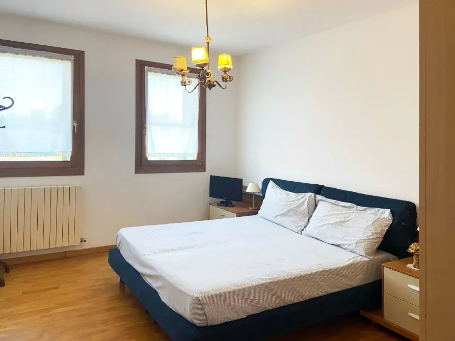 For sale 3-storey House with land 13 ares 180 sq.m 5 rooms at Via Eligio Porcu Venice - photo 2