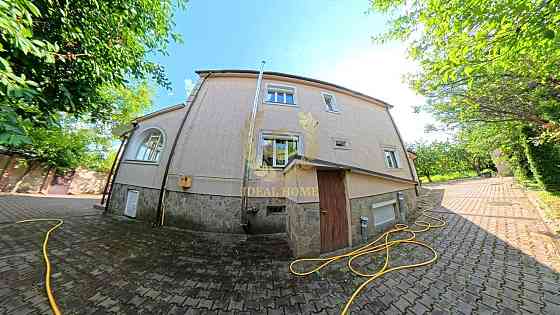 Продаж Будинок 6-кімнатний 