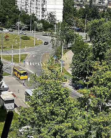 Продається 3-х кімнатна квартира в Деснянському р-ні (Лісовий масив) Київ