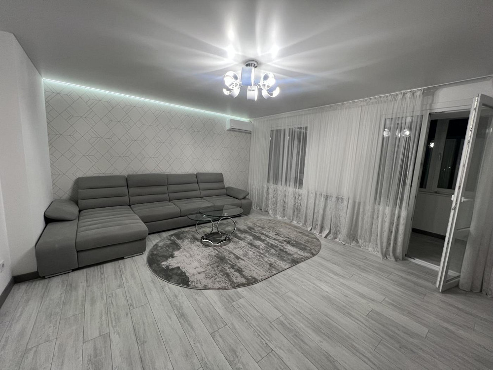 Продаж Квартира 3-кімнатна, 10/10 поверх на вул. Сяйво Львів - фото 1