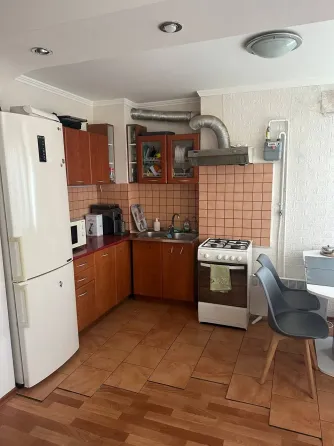 Продам 2к квартиру 44 м2 Набережна Перемоги Гарний житловий стан Дніпро