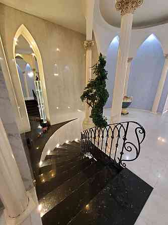 Продаж Квартира 6-кімнатна, 1/5 поверх на Саксаганського вул., д. 22-Б Kiev