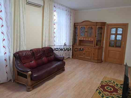 Оренда Квартира 3-кімнатна, 9/11 поверх на Кловский спуск Киев