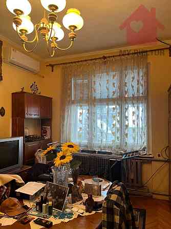 Продаж Квартира 4-кімнатна, 2/2 поверх на Берчені Ужгород