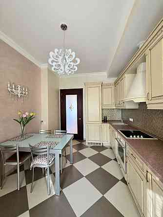 Продаж Квартира 2-кімнатна, 14/24 поверх на Коновальця Євгена вул., д. 32Б Київ