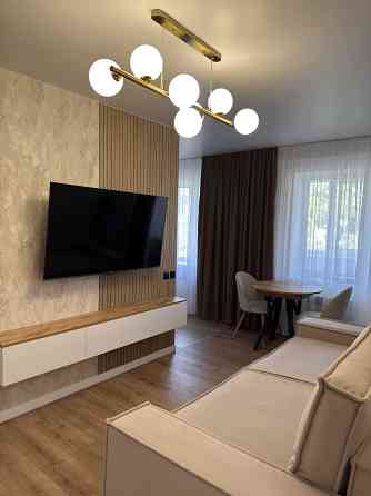 Продаж Квартира 3-кімнатна, 5/5 поверх на Голосіївський вул., д. 126 к3 Kiev