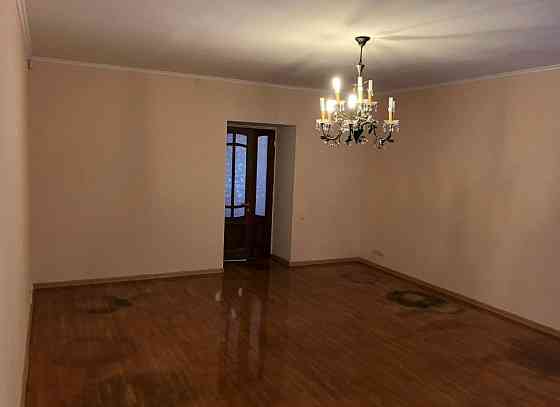 Продаж Квартира 4-кімнатна на ул. Дерибасовская, 3 Одеса