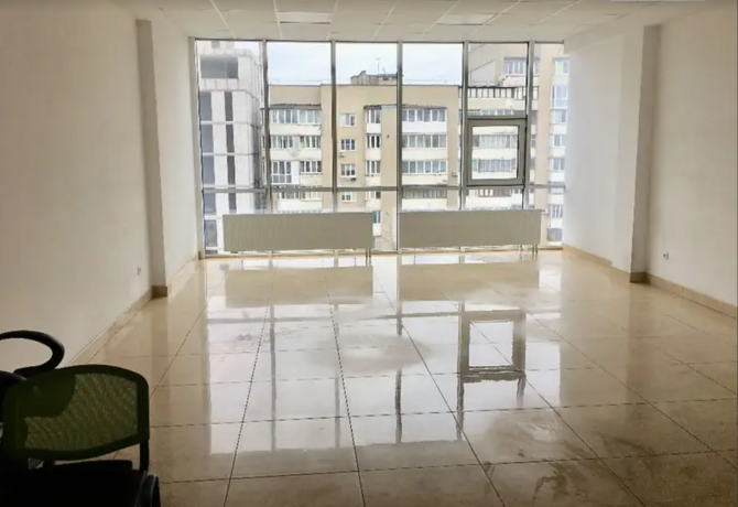 Продаж офісного приміщення 31 кв.м. на 6 поверсі в торгово-офісному центрі на вул. Торговиця, Тернопіль - фото 9