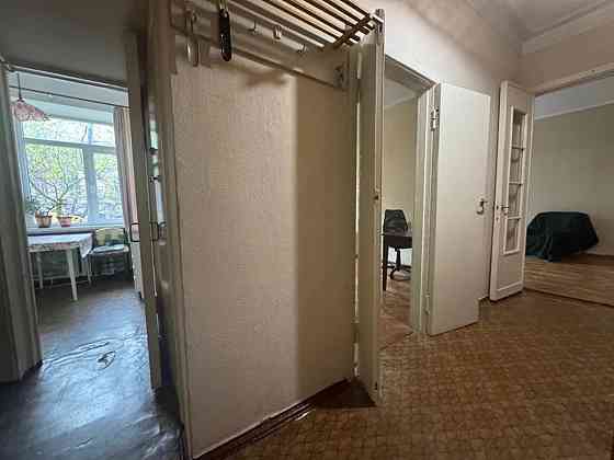 Оренда Квартира 1-кімнатна, 1/5 поверх на Тарасівська, 3 Киев