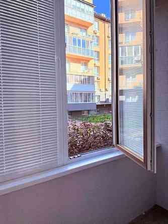 Продаж Квартира 1-кімнатна, 1/5 поверх на Метрологічна вул., д. 54-Б Киев