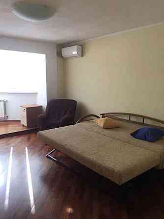 Оренда Квартира 2-кімнатна, 19/21 поверх на ул. Декабристов, 12/37 Київ