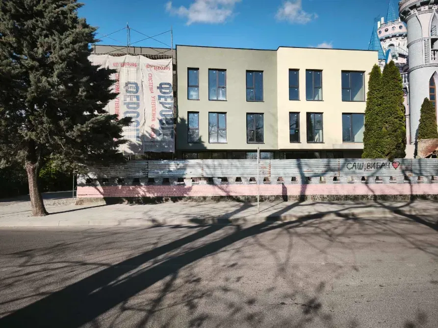 Продаж 1к Квартира 46 кв.м Собранецька 130 Ужгород - фото 1