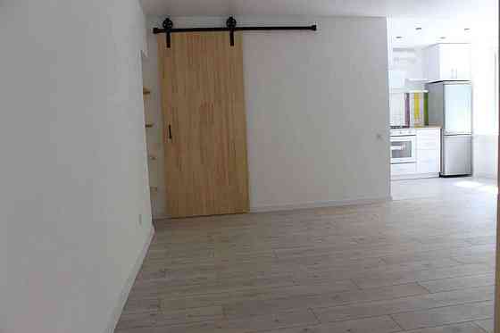 Оренда Квартира 3-кімнатна, 4/10 поверх на пер. Никольский Київ