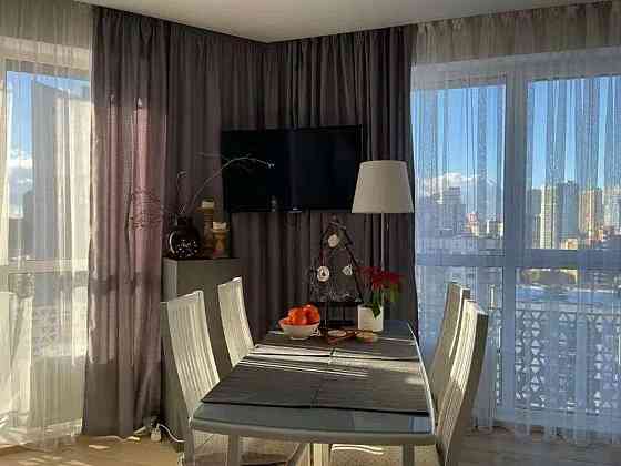 Оренда Квартира 3-кімнатна, 21/21 поверх на ул. Митрополита Василия Липковского Київ